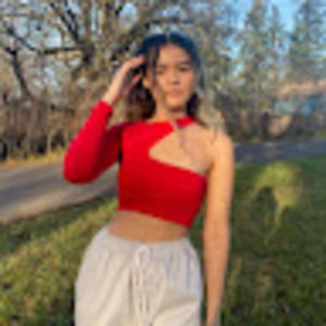 Meet your Posher, Andrea